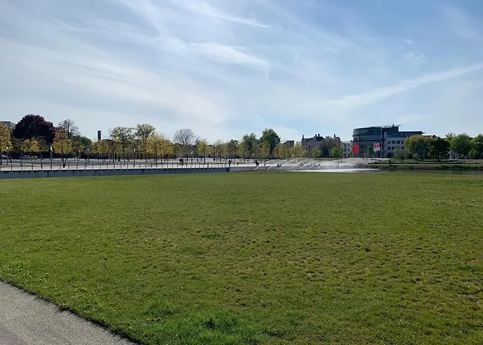 Zimmer im UG direkt in der Innenstadt, Centrum